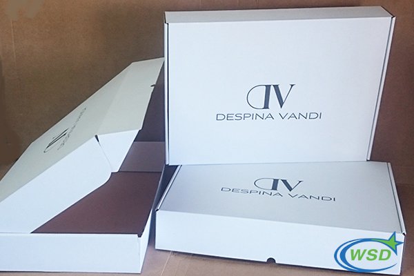 國(guo)外服裝品(pin)牌包裝盒(he)