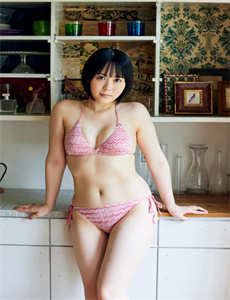 《林由奈-午夜精品久久久内射近拍高清》