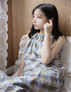 《上位2-女人露双乳打麻将视频》